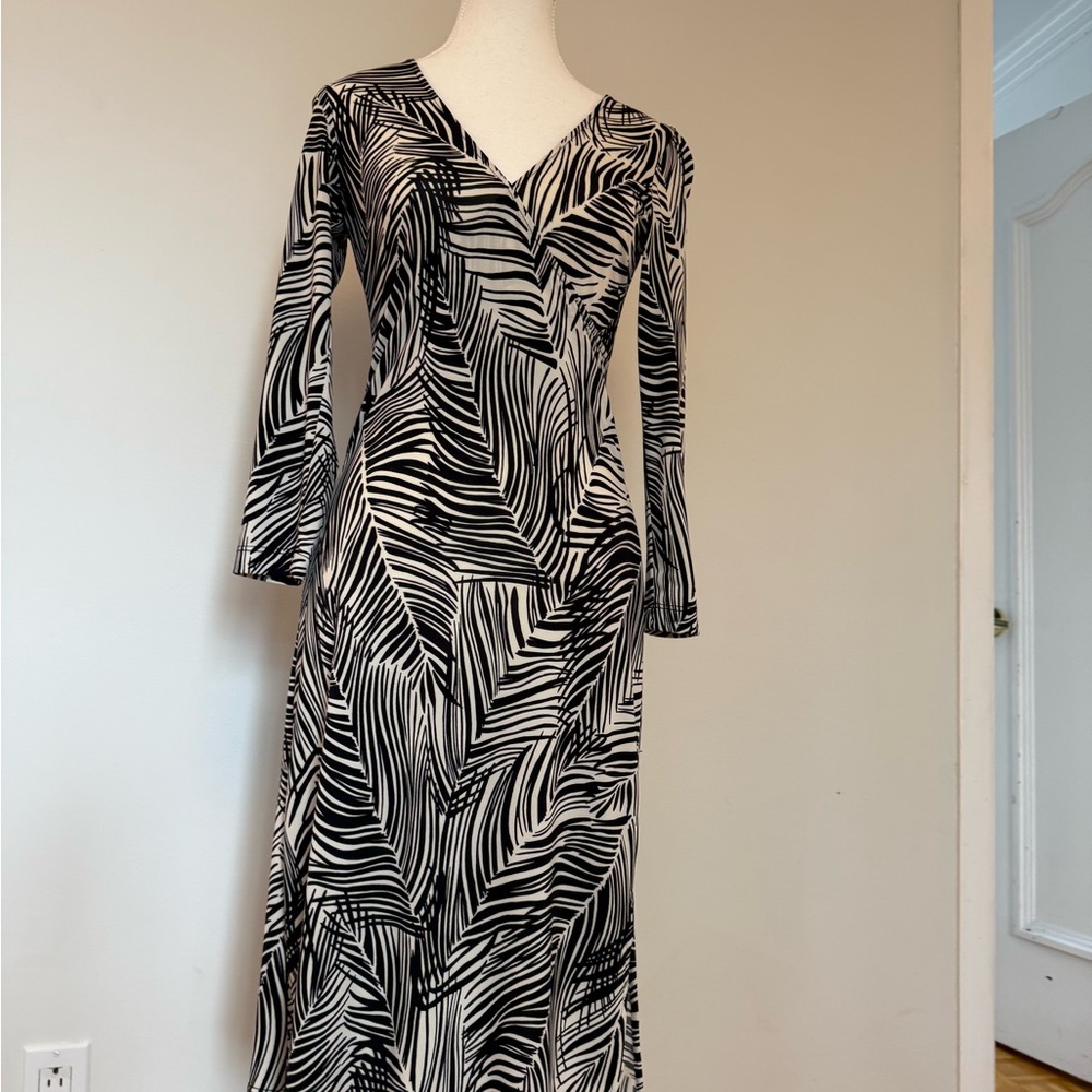 BCBGMaxAzria Black and White Long Sleeve Sheath Dress - Picture 2 of 5